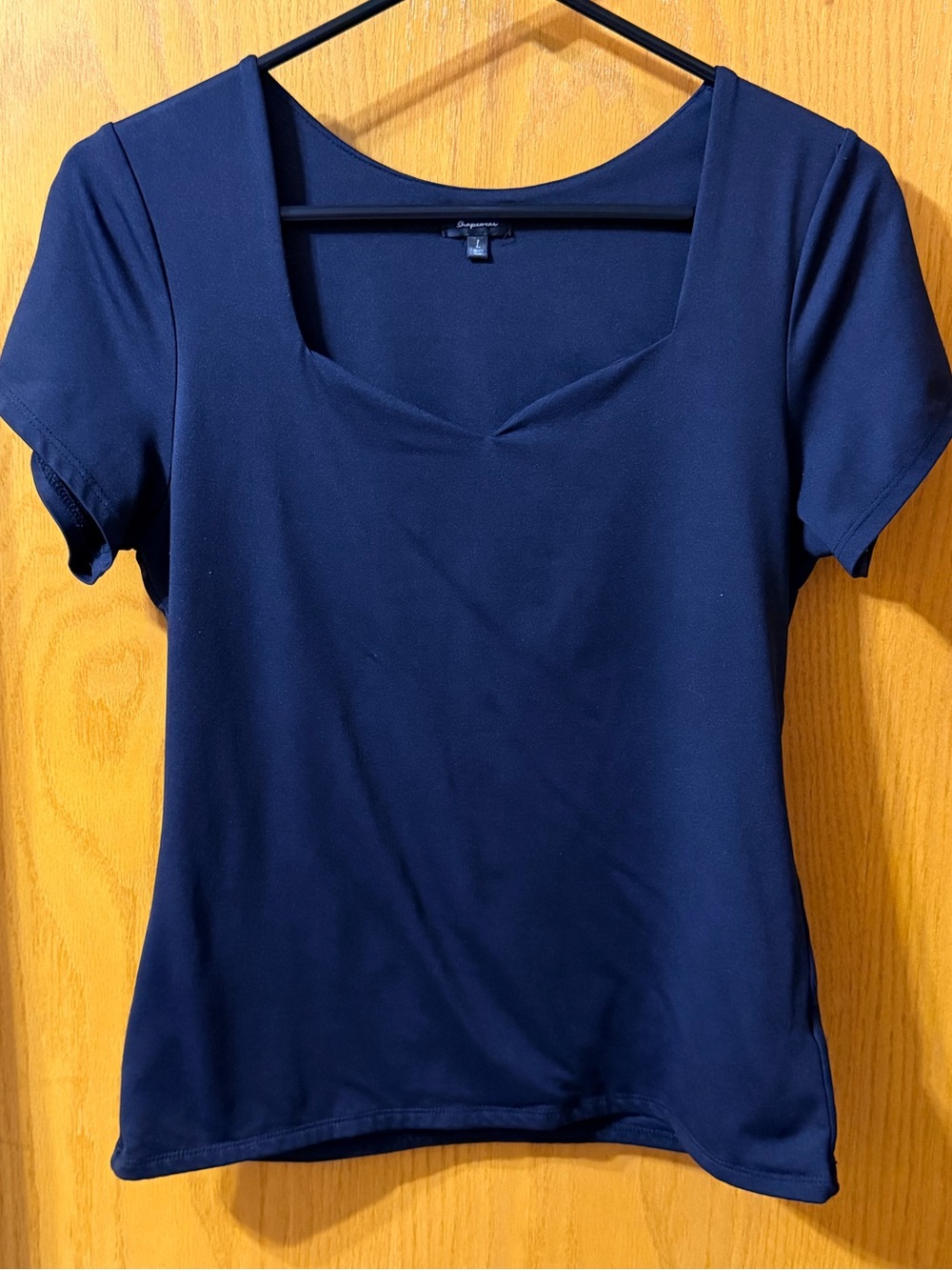 Buckle Black Shapet Short Sleeve Square Neck Tee